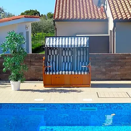 호텔 Stefanja Modern Retreat 풀라