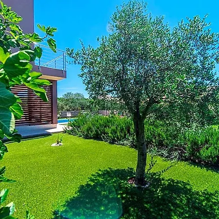 호텔 Stefanja Modern Retreat 4*