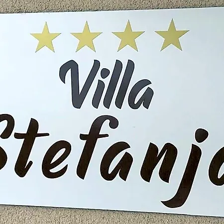 Stefanja Modern Retreat 4* 풀라